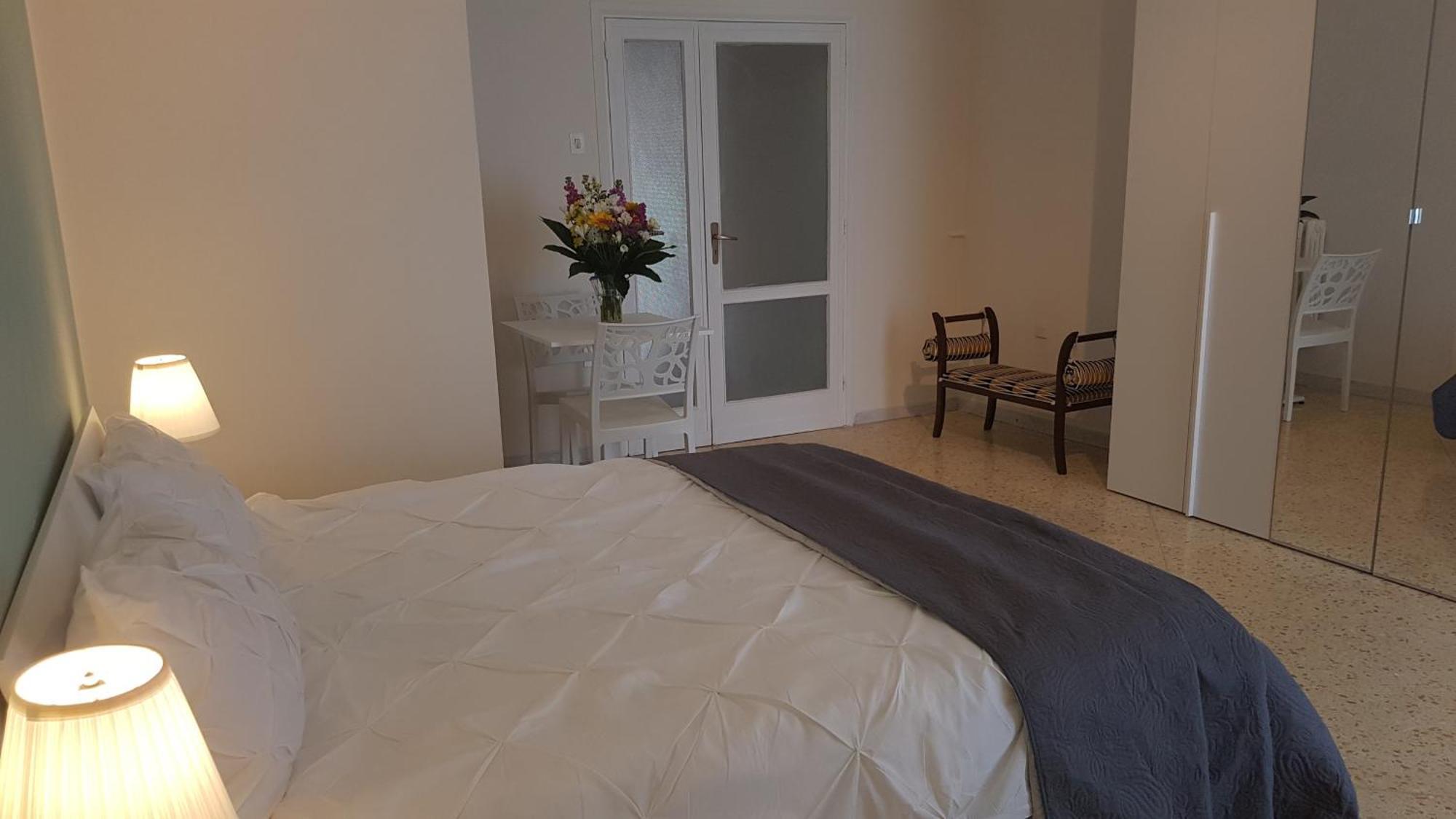 Residenze Benedetto Croce Hotel Bari Exterior photo
